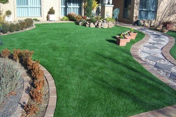 Leisure lawns artificial grass2
